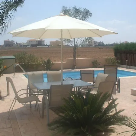 15 Chara Cynthiana Villa