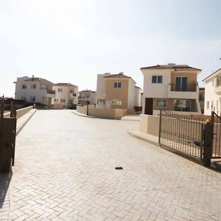15 Chara Cynthiana باراليمني